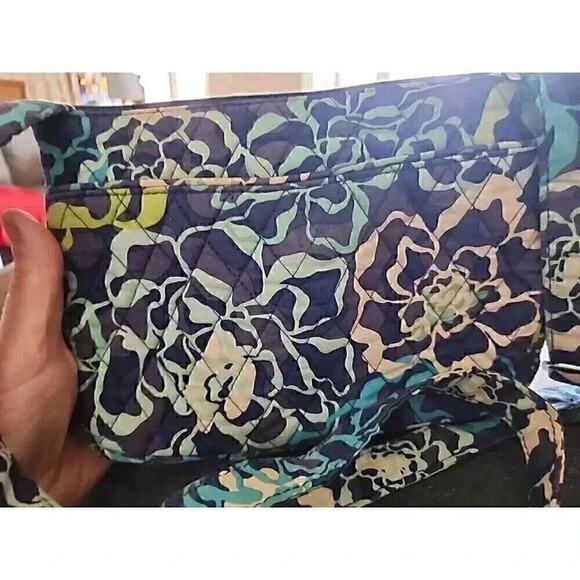 Vera Bradley Quilted Floral Paisley Little Small Bag Purse Colorful Very Nice - Picture 2 of 8